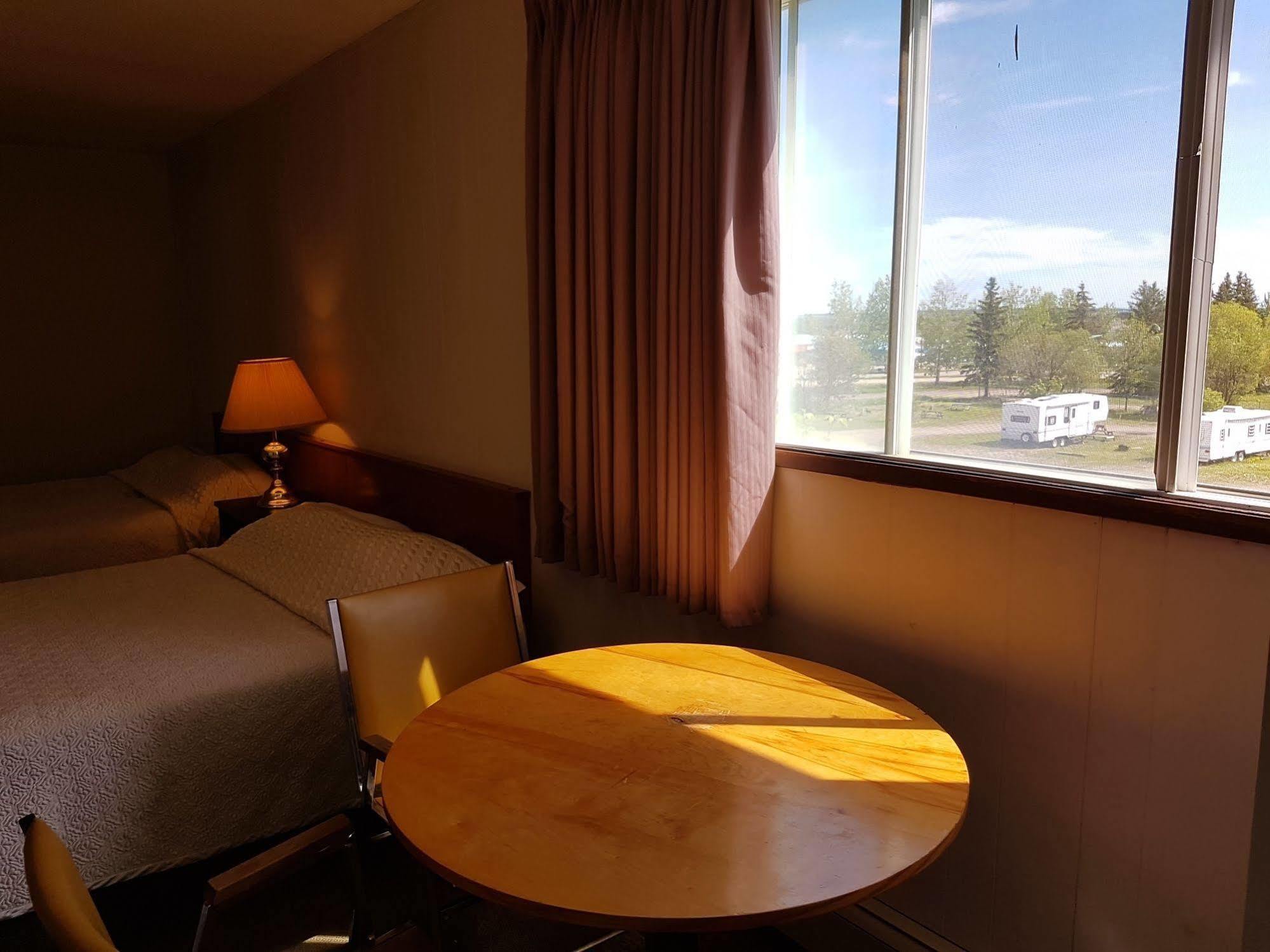 Elk Point Motel&RV Park Buitenkant foto